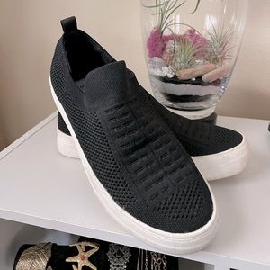 Black Steve Madden Slip On Tennis Shoes